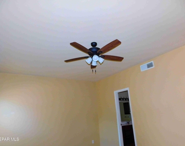 11233 Red Barrel Place - Photo Thumbnail 20