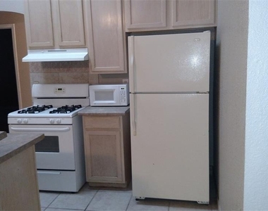 11832 Balladeer Avenue - Photo Thumbnail 7