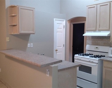 11832 Balladeer Avenue - Photo Thumbnail 6