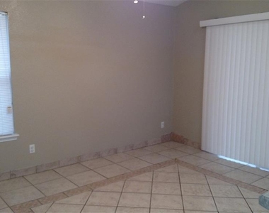 11832 Balladeer Avenue - Photo Thumbnail 5