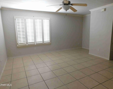 10051 Railroad Drive - Photo Thumbnail 5