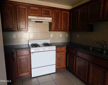 10051 Railroad Drive - Photo Thumbnail 14