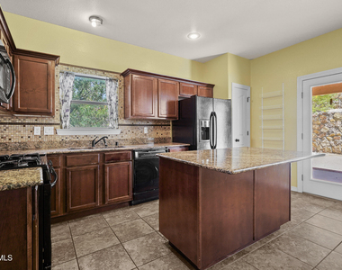 369 Emerald Acres Street - Photo Thumbnail 12