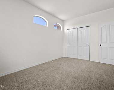 369 Emerald Acres Street - Photo Thumbnail 27