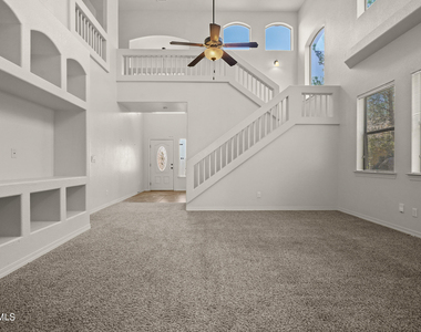 369 Emerald Acres Street - Photo Thumbnail 9