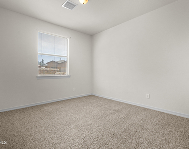 369 Emerald Acres Street - Photo Thumbnail 16