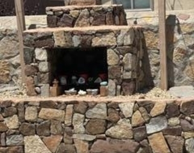 1521 Rosenbaum Lane - Photo Thumbnail 12