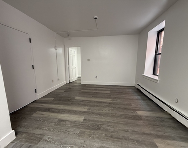 575 Bank Street - Photo Thumbnail 5