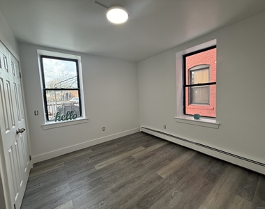 575 Bank Street - Photo Thumbnail 6