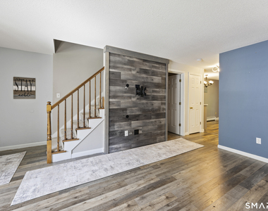 135 Fairway Drive - Photo Thumbnail 2