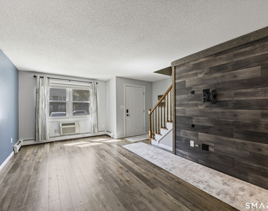 135 Fairway Drive - Photo Thumbnail 4