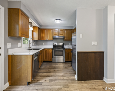 135 Fairway Drive - Photo Thumbnail 7