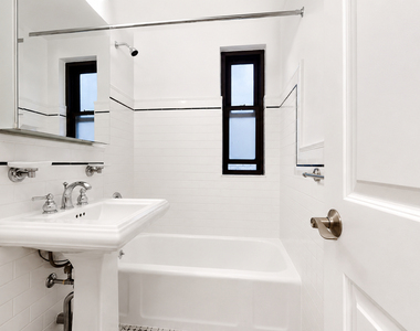 141 East 56th Street - Photo Thumbnail 4