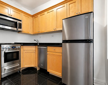 141 East 56th Street - Photo Thumbnail 2