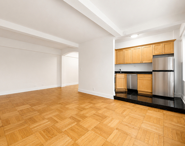 141 East 56th Street - Photo Thumbnail 1