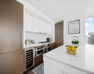 West 42nd Street - Photo Thumbnail 1