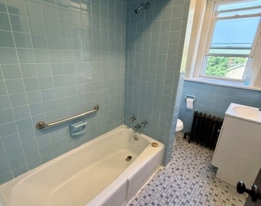218 Hastings St - Photo Thumbnail 6