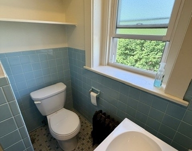 218 Hastings St - Photo Thumbnail 7
