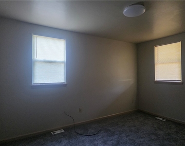 521 9th Ave - Photo Thumbnail 4