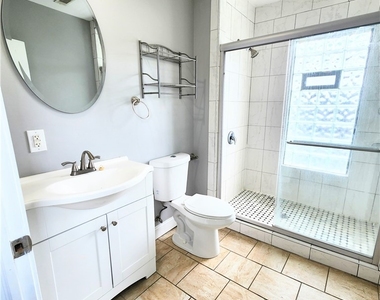736 Clarissa St - Photo Thumbnail 1