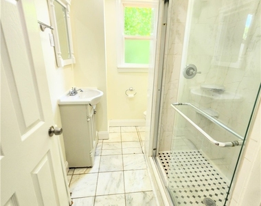 930 Portland St - Photo Thumbnail 6