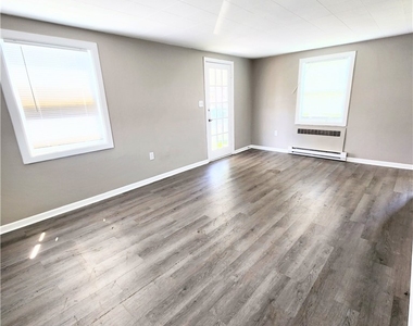 127 Constitution Cir - Photo Thumbnail 2