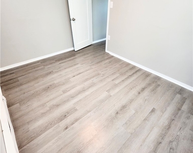 127 Constitution Cir - Photo Thumbnail 7