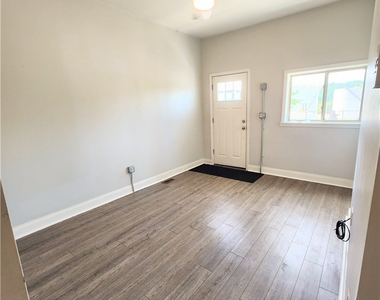 6010 Butler St - Photo Thumbnail 1