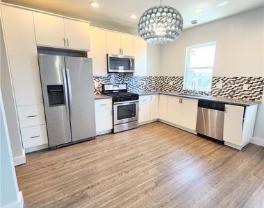 4552 Penn Ave - Photo Thumbnail 6