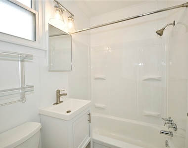 2611 Voelkel Ave - Photo Thumbnail 3