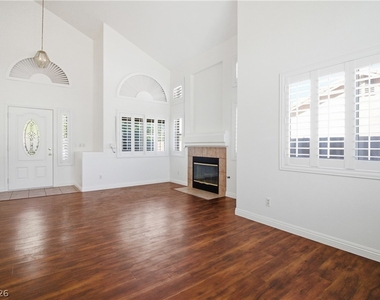 244 Camelback Ridge Avenue - Photo Thumbnail 3