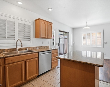244 Camelback Ridge Avenue - Photo Thumbnail 6