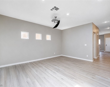 11092 Abbeyfield Rose Drive - Photo Thumbnail 3