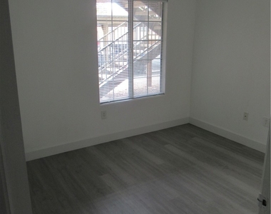 2120 Ramrod Avenue - Photo Thumbnail 32