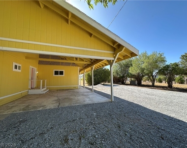 2590 N Murphy Street - Photo Thumbnail 31
