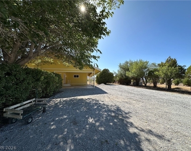 2590 N Murphy Street - Photo Thumbnail 32