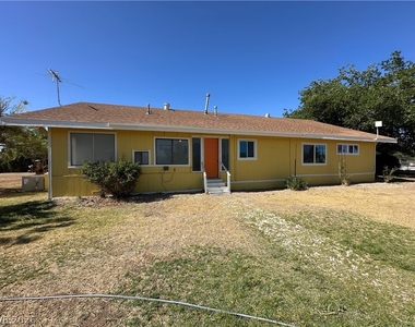 2590 N Murphy Street - Photo Thumbnail 33