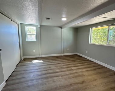 2590 N Murphy Street - Photo Thumbnail 27