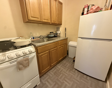 272 Clarkson Avenue - Photo Thumbnail 4