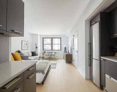 222 East 39th Street - Photo Thumbnail 2