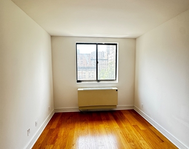 West 96th Street - Photo Thumbnail 2