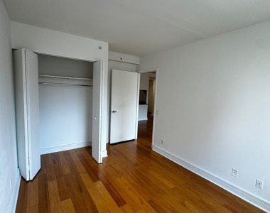 West 96th Street - Photo Thumbnail 4