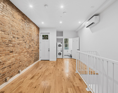 284 Suydam Street - Photo Thumbnail 9