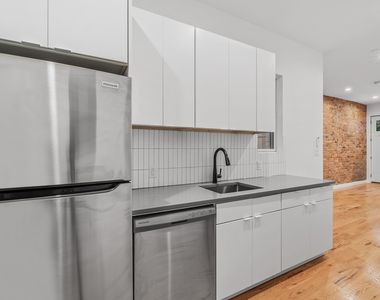 284 Suydam Street - Photo Thumbnail 5