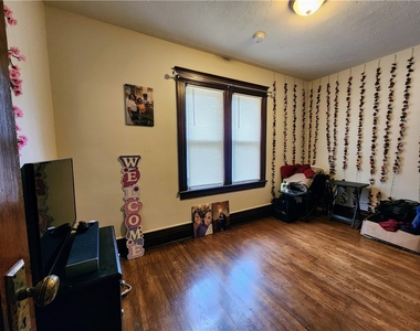 674 Parsells Avenue - Photo Thumbnail 16