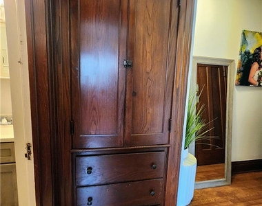 674 Parsells Avenue - Photo Thumbnail 17