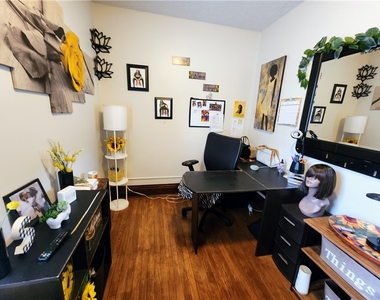 674 Parsells Avenue - Photo Thumbnail 14
