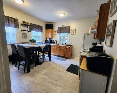 674 Parsells Avenue - Photo Thumbnail 6