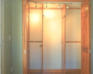 489 Norwood - Photo Thumbnail 13