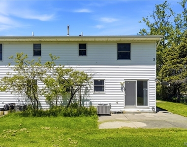 555 Lakeview Avenue - Photo Thumbnail 20